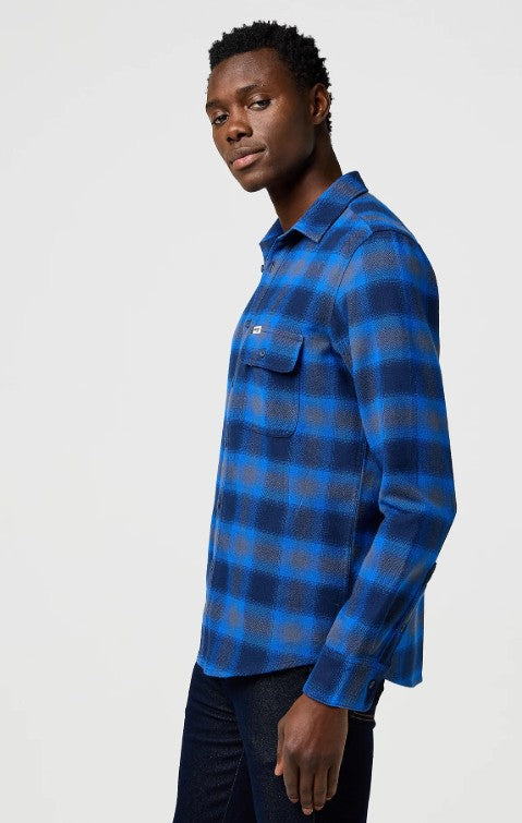 Wrangler Regular 1 Pocket Indigo Shirt in Icy Indigo 112371524