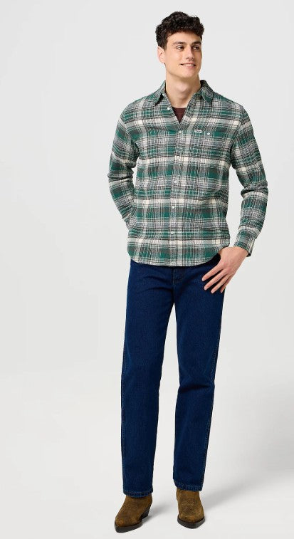 Wrangler Regular Brushed 1 Pocket Shirt in Green Birch 112371557