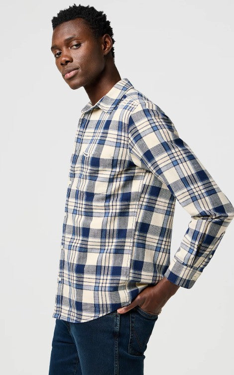 Wrangler Regular 1 Pocket Indigo Shirt in Light Indigo 112371652