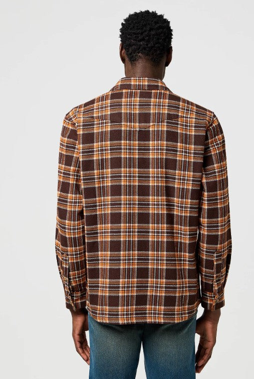 Wrangler Relaxed Overshirt in Deep Brown 112372458