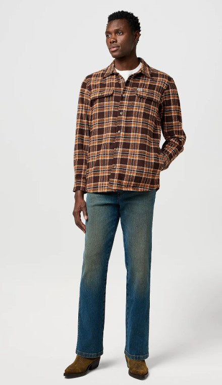 Wrangler Relaxed Overshirt in Deep Brown 112372458