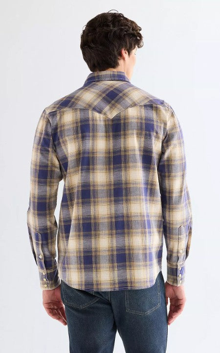 Wrangler Regular 1 Pocket Indigo Shirt in Mood Indigo 112378117