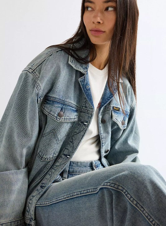Wrangler Relaxed Cowgirl Lightweight Jacket in Hippie Haze 112378131