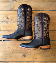 Load image into Gallery viewer, Artillero Men&#39;s Bull Neck Brown Handcrafted Boots VQ Solida

