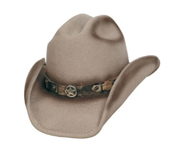 Bullhide Yearling in Sand
