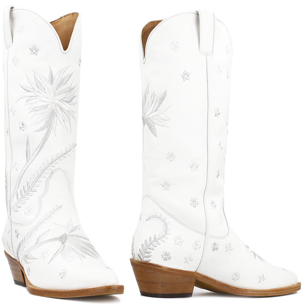 Cowgirl boots with white hot sale embroidery