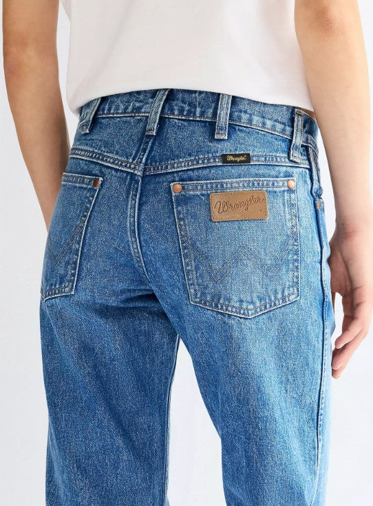 Wrangler Ladies Low Rise Straight Cowboy Cut Jeans 112371112 in Lasso Lagoon