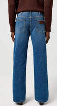 Load image into Gallery viewer, Wrangler 112371340 Mens Loose Boot, Boot Cut Jeans in Sky Breeze
