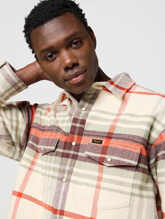 Wrangler Loose Western Shirt in Birch 112372459
