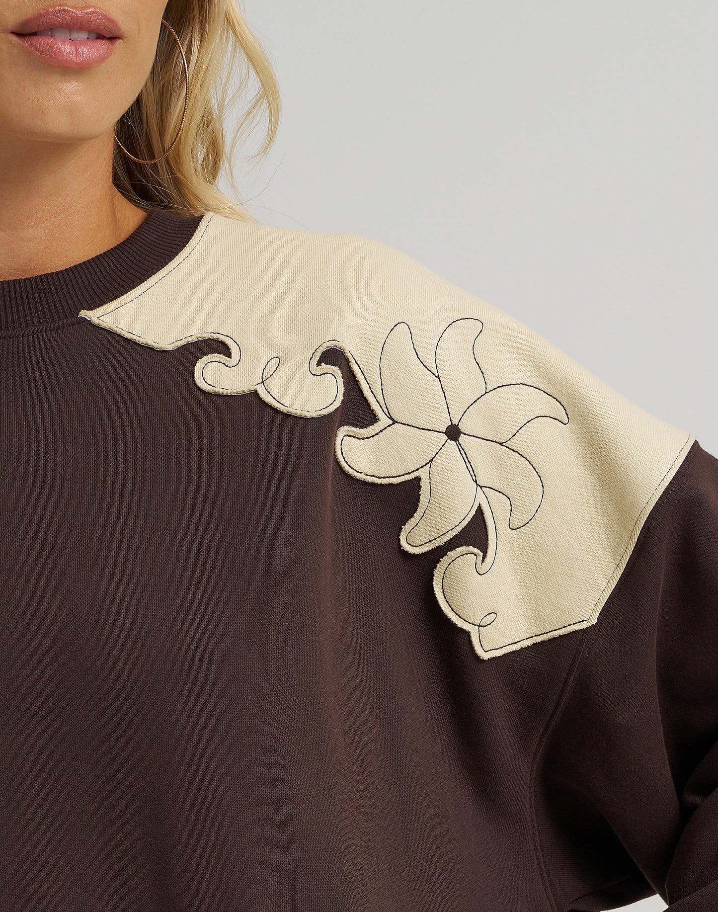 Wrangler x Lainey Wilson Lainey Crew Neck 112374955