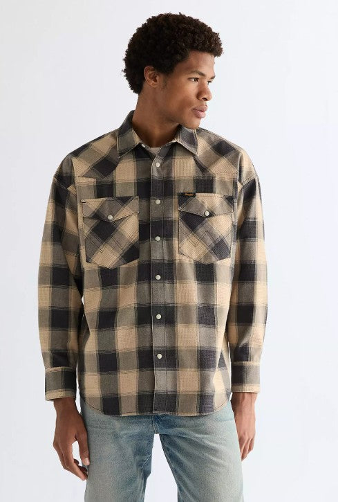 Wrangler Oversized Western Shirt in Curds & Whey 112378116