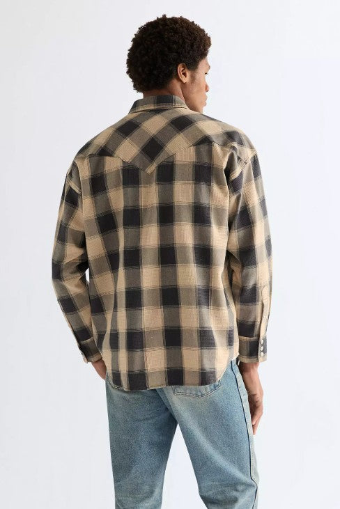 Wrangler Oversized Western Shirt in Curds & Whey 112378116