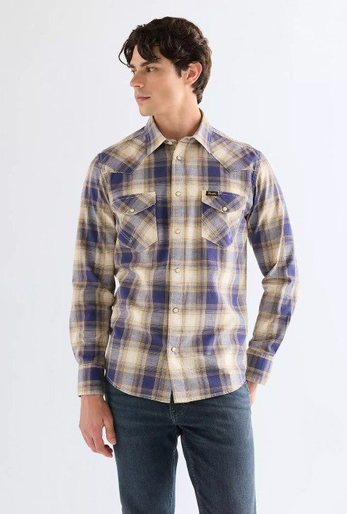 Wrangler Regular 1 Pocket Indigo Shirt in Mood Indigo 112378117