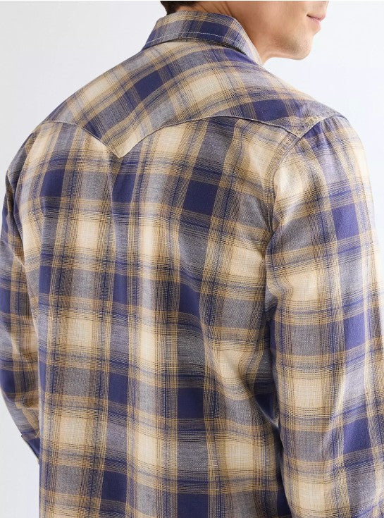 Wrangler Regular 1 Pocket Indigo Shirt in Mood Indigo 112378117