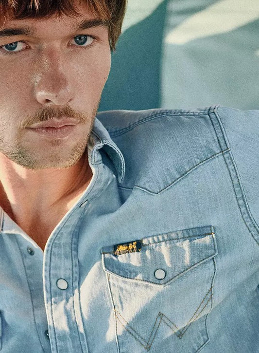 Wrangler Regular Western Denim Shirt in Riverbank 112378126