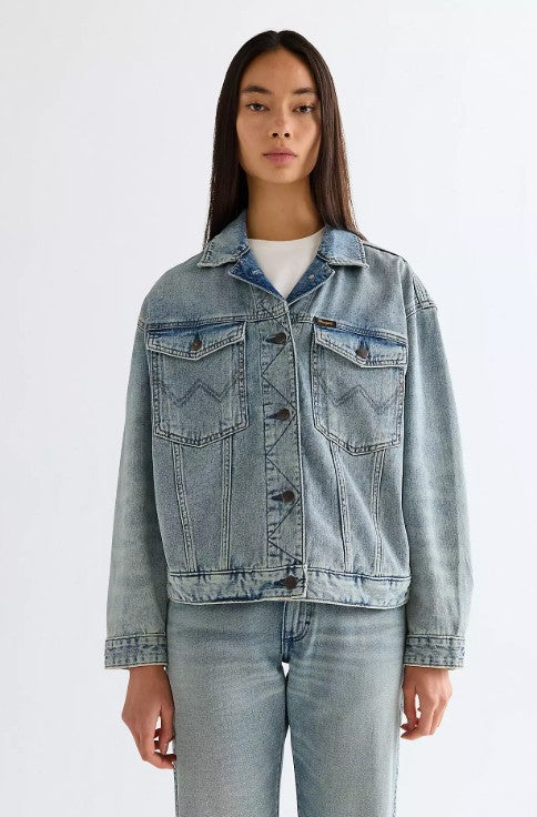 Wrangler Relaxed Cowgirl Lightweight Jacket in Hippie Haze 112378131