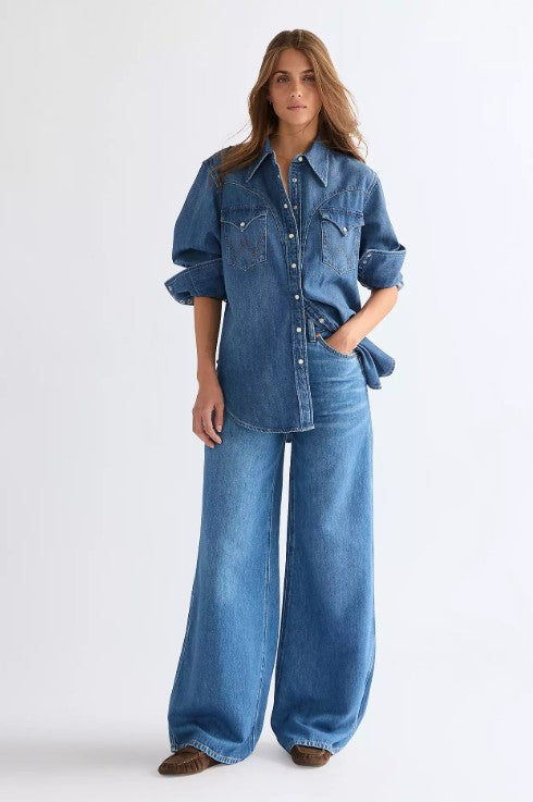 Wrangler Ladies Canyon Loose Jeans in Lasso Twlight 112378703