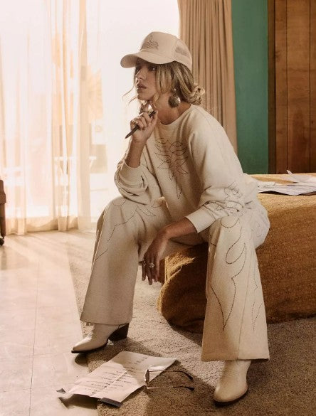 Wrangler Lainey Wilson X Cowboy Sweatshirt 112380531