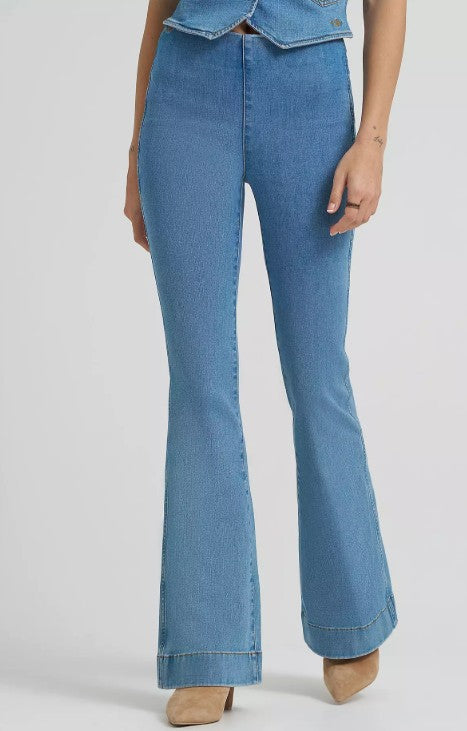 Wrangler Lainey Wilson X Pull on Flare 112380534