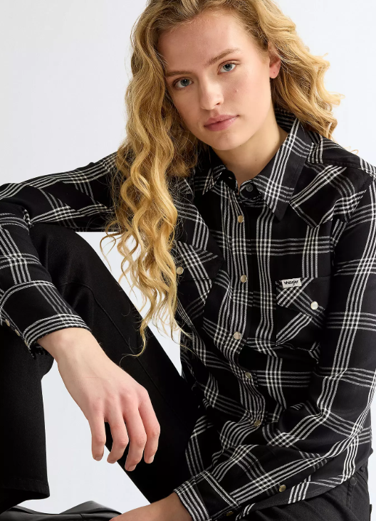 Wrangler 112386784 Ladies Slim Western Shirt in Black