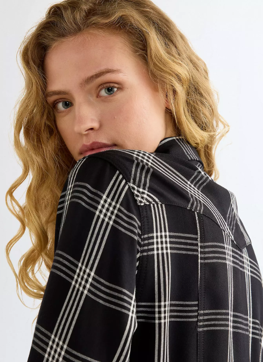 Wrangler 112386784 Ladies Slim Western Shirt in Black