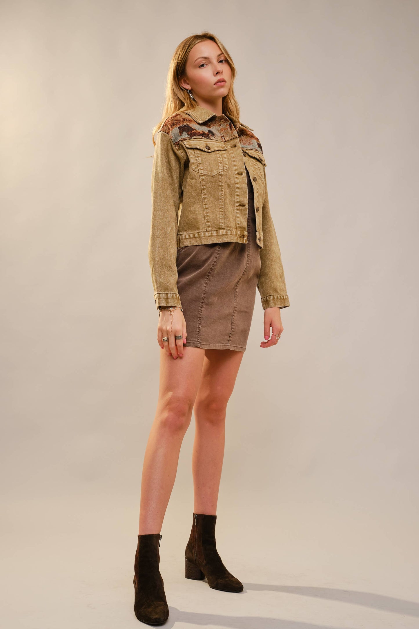 23723J - Western Tapestry Denim Jacket: WASHED BROWN