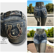 Load image into Gallery viewer, Grace Jeans Horseshoe Detail Pockets Low Rise Jean Short JHW51782
