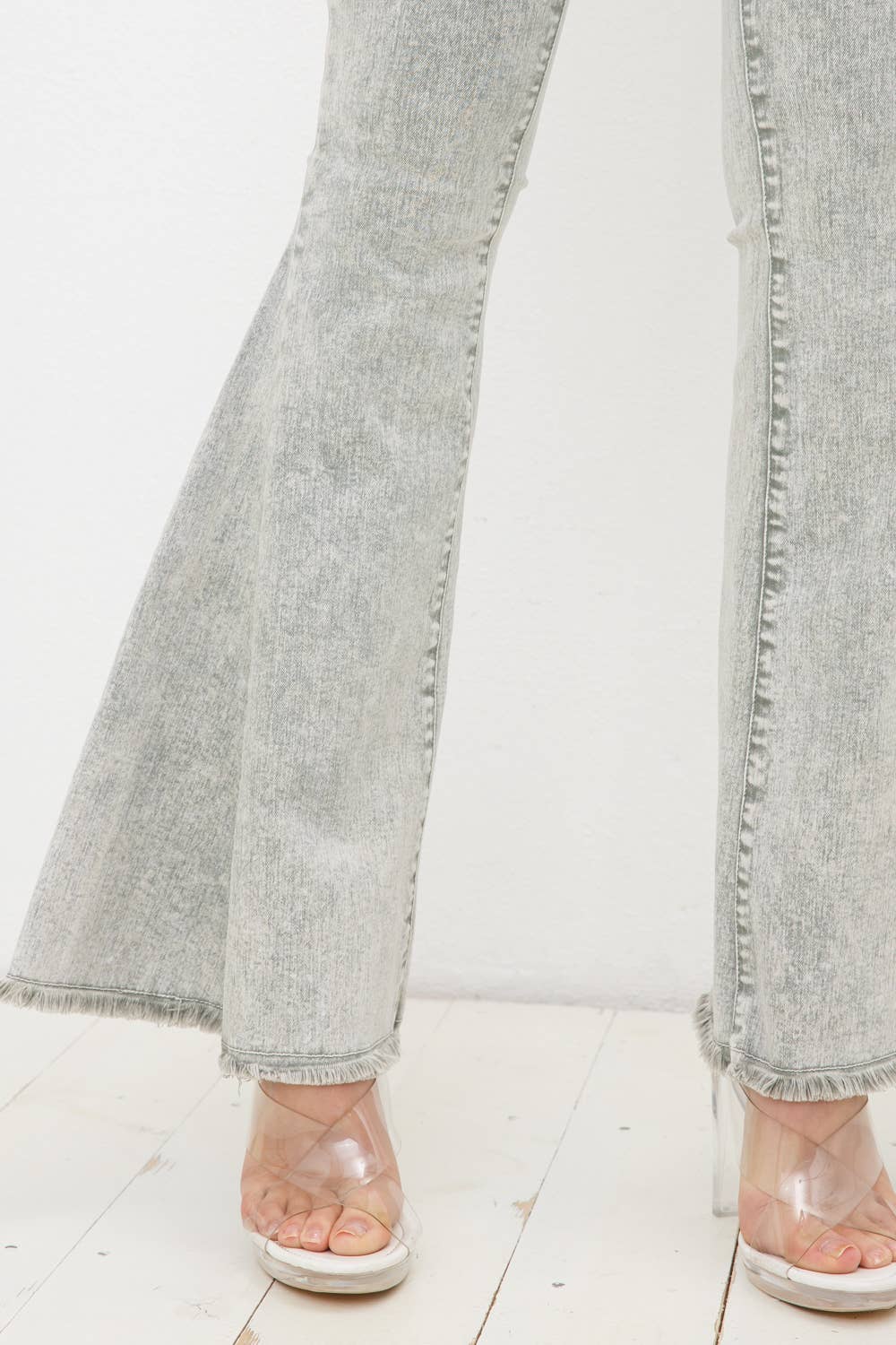 17347P - Garment Washed Vintage Distressed Bell Sleeve Denim: LIGHT OLIVE