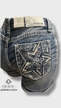 Load image into Gallery viewer, Grace Jeans Star Detail Pockets Mid Rise Jean Shorts EH51949
