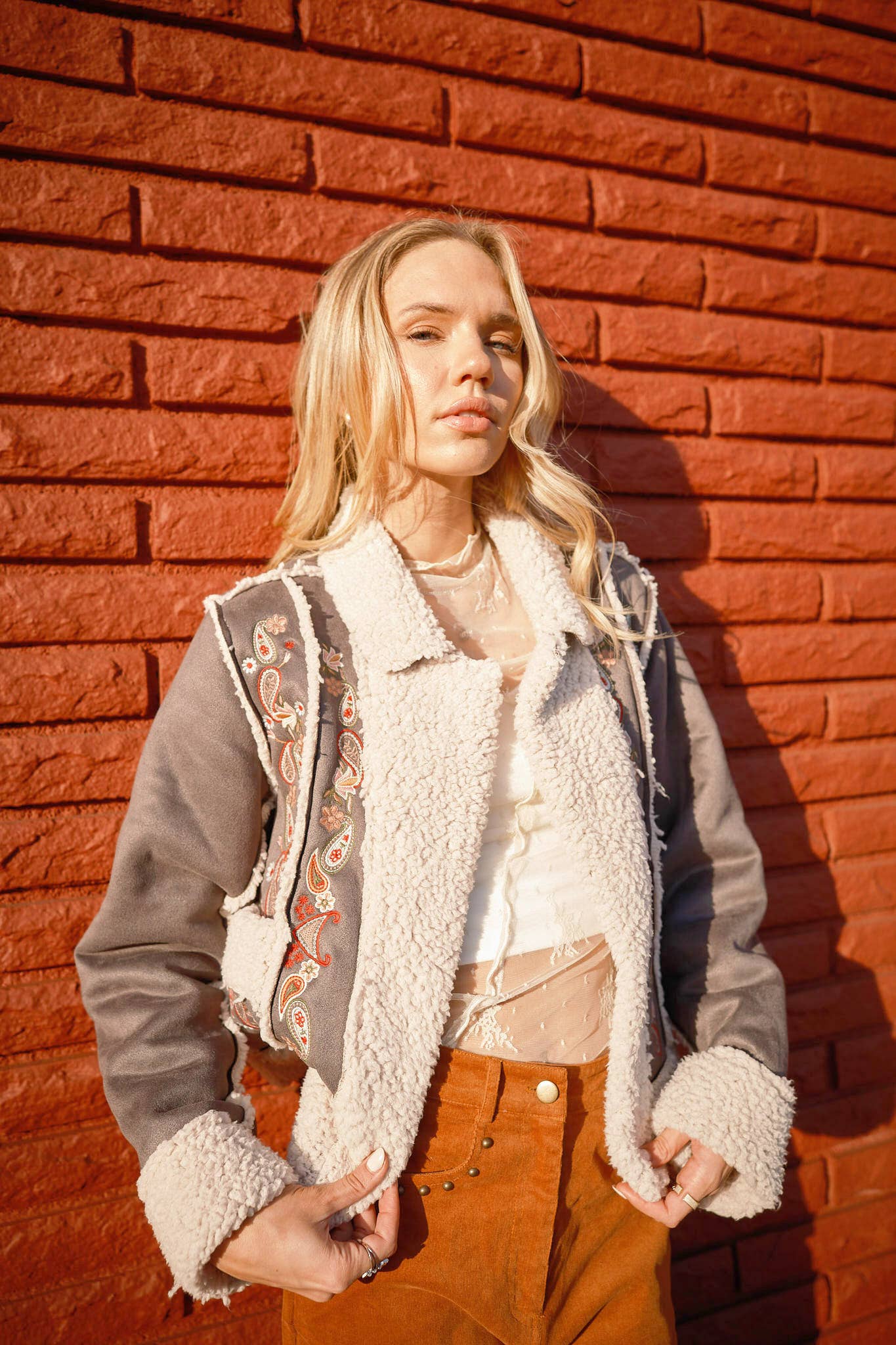 36274J - Embroidered Crop Sherpa Snap Jacket: CHARCOAL