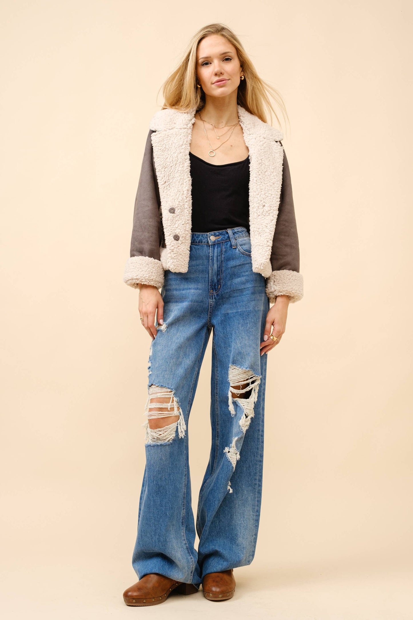 36274J - Embroidered Crop Sherpa Snap Jacket: CHARCOAL