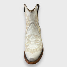 Load image into Gallery viewer, Circle G by Corral Ladies Western Ankle Boots in Pearl L5916
