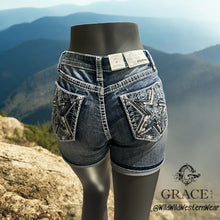 Load image into Gallery viewer, Grace Jeans Star Detail Pockets Mid Rise Jean Shorts EH51949
