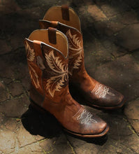 Load image into Gallery viewer, C4023 Mens Chocolate Lamb Narrow Square Toe Cowboy Boots
