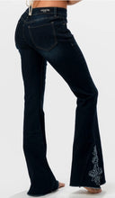 Load image into Gallery viewer, Grace Jeans Embroidered Rose Mid Rise Jeans EL-9560
