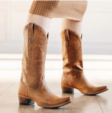 Load image into Gallery viewer, Lane Boots LB0558F-055 Emma Jane Cowboy Boots in Desert Clay
