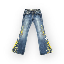 Load image into Gallery viewer, Grace Jeans Cactus Scene Mid-Rise Flare Jeans JL51881
