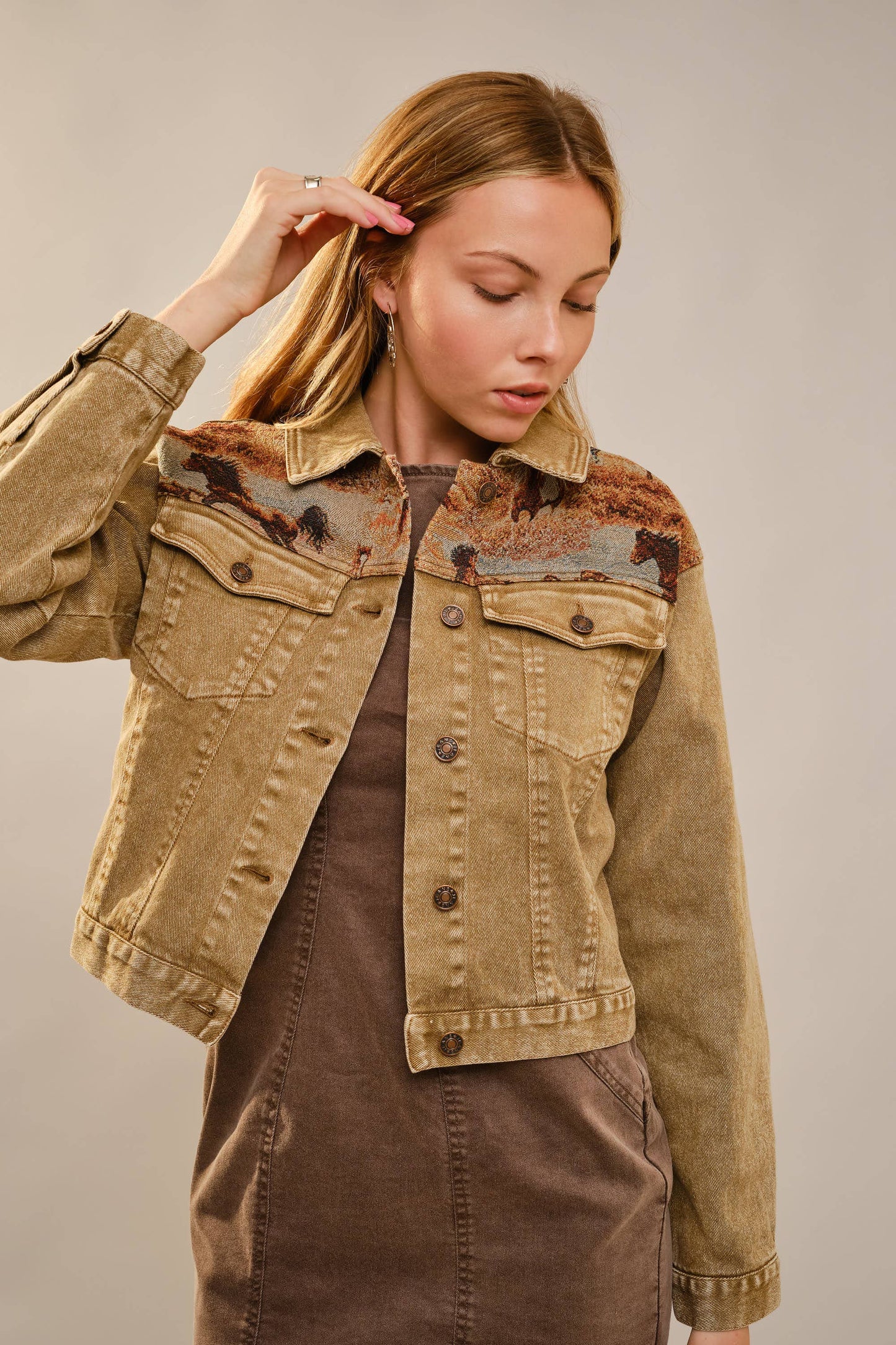 23723J - Western Tapestry Denim Jacket: WASHED BROWN