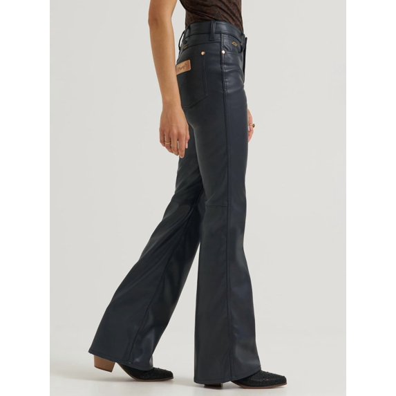Wrangler 112390309 Lainey Wilson Flare Onyx Faux Leather