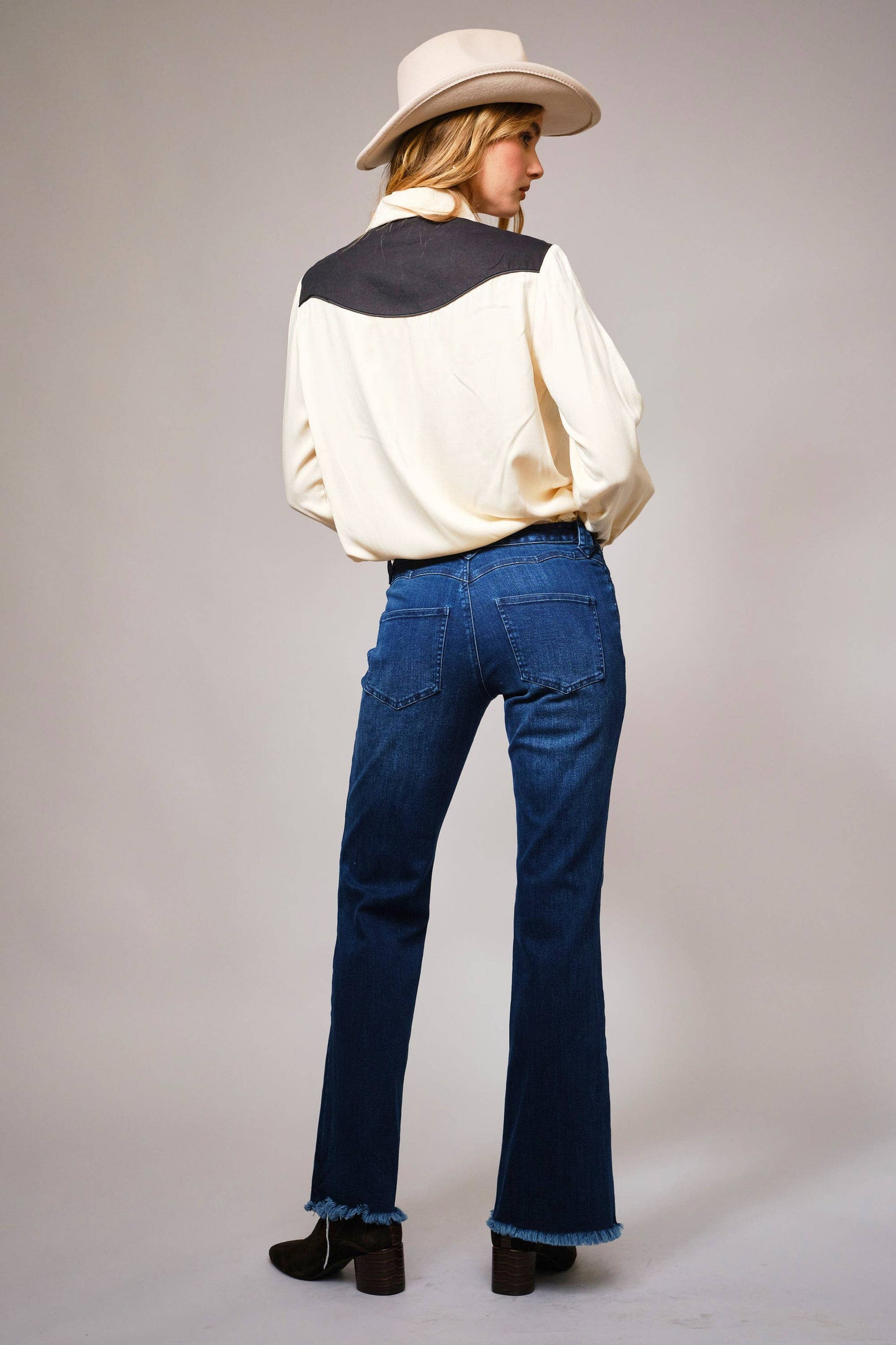 Blue B 36840T - Embroidered Contrast Yoke Western Shirt: CREAM BLACK / S