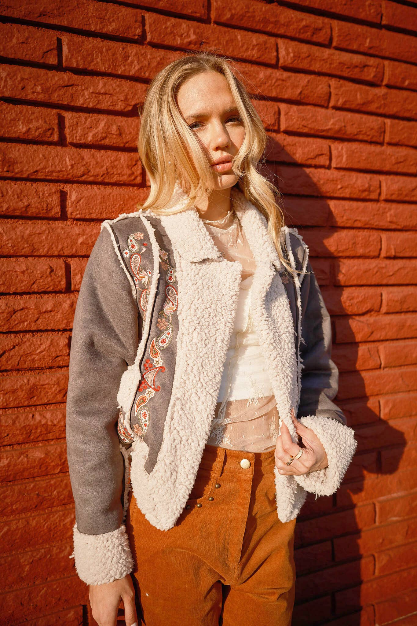 36274J - Embroidered Crop Sherpa Snap Jacket: CHARCOAL