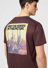 Load image into Gallery viewer, Wrangler Americana Tee in Mahogany 112371468
